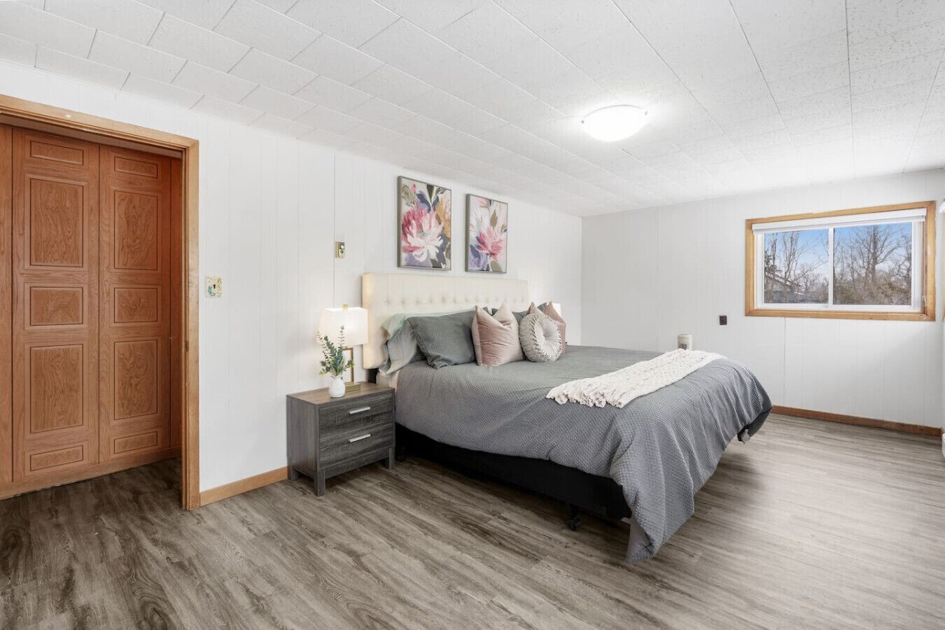 7 bedrooms, desk, iron/ironing board, WiFi