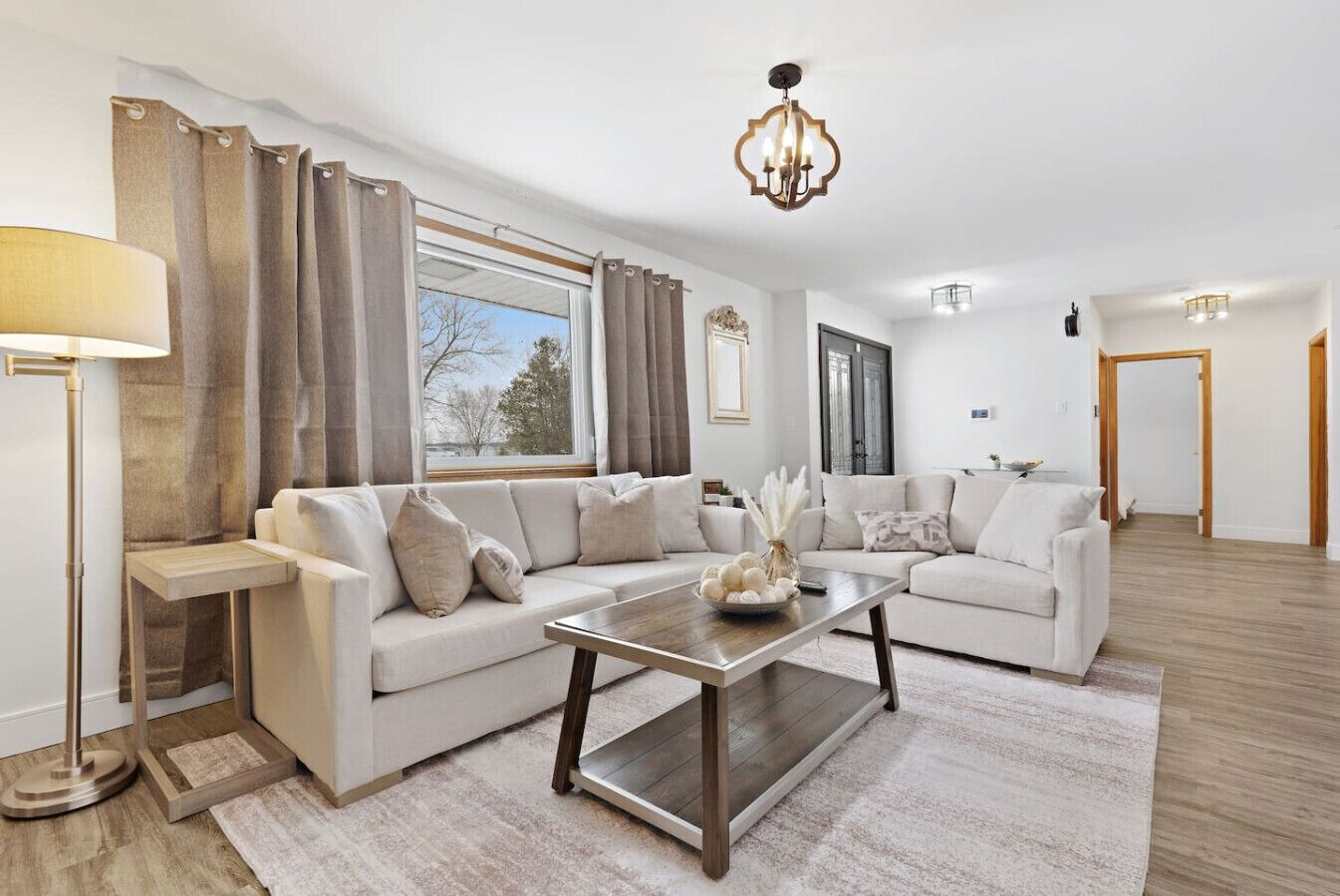 Télévision, cheminée