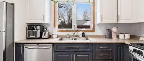 Fridge, microwave, oven, stovetop