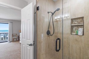 Shower, hair dryer, shampoo - Private beach access, Gulf Views, on-site golf car (Santa Rosa Beach)