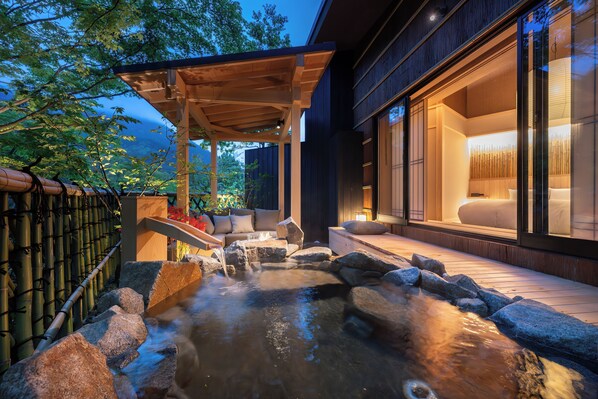 Luxury Double Room | Bathroom | Combined shower/tub, free toiletries, hair dryer, bathrobes - Nazuna Hakone Miyanoshita (Hakone)