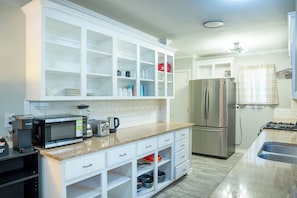 Private kitchen - 10-Min to DFW,Pool table house near AT&T stadium (Euless)