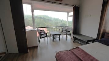 Standard Double Room, Multiple Beds | Desk, free WiFi, bed sheets
