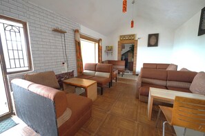 Lobby - Bison Inn Ooty (Coonoor)