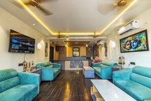 Lobby sitting area - Chandrika Green Resorts Near Prem Mandir (Mathura)