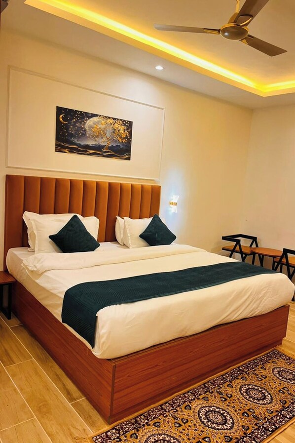 Executive Room | In-room safe, desk, iron/ironing board, free WiFi