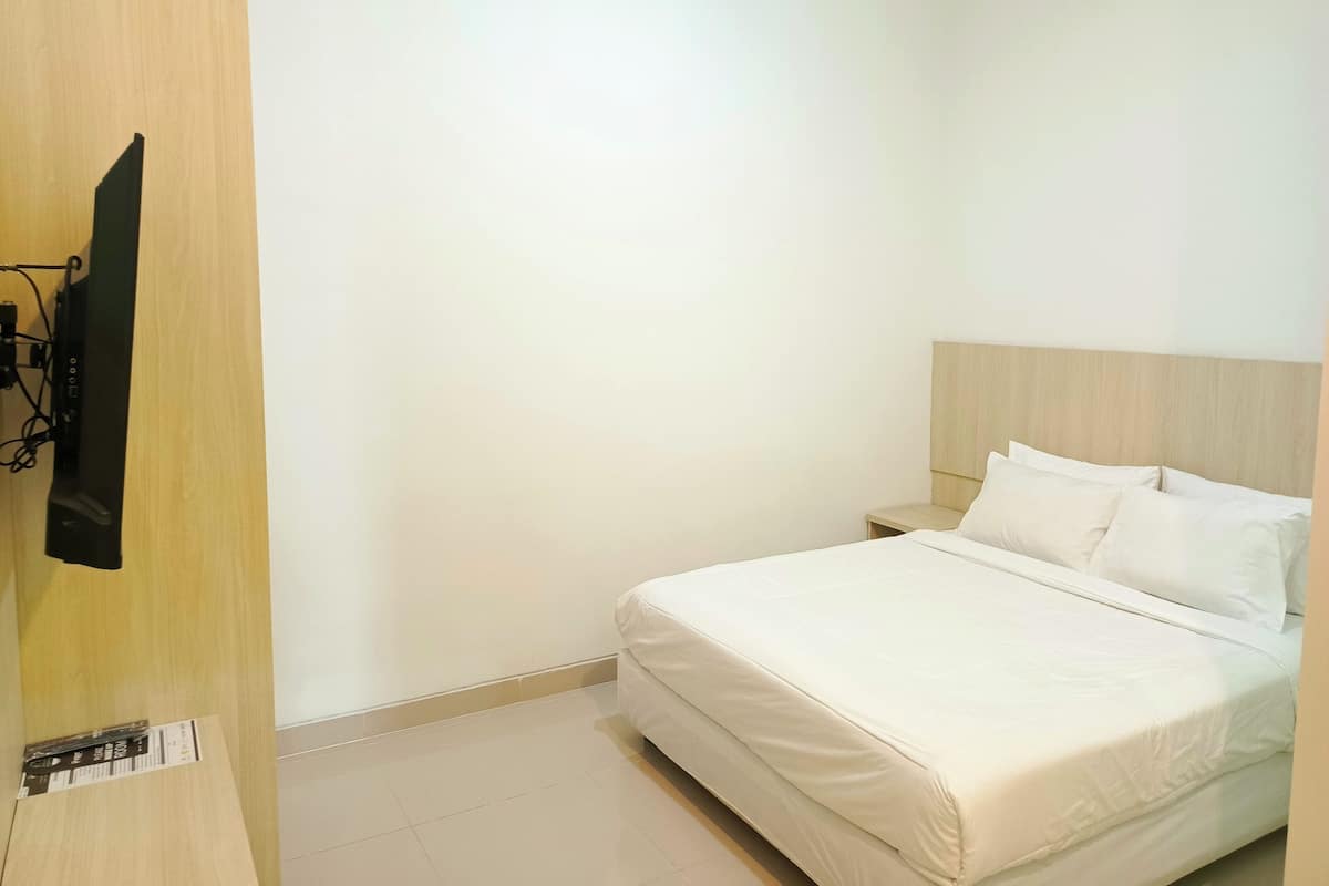 Camera, 1 letto queen | Una scrivania, Wi-Fi gratuito, lenzuola