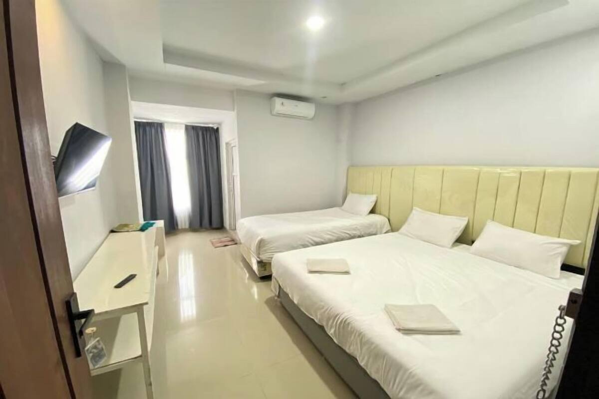 Free WiFi, bed sheets