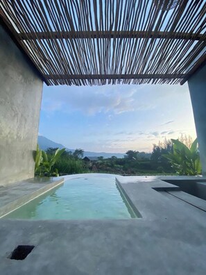 2 indoor pools