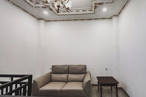 Lobby sitting area - The Wahyu Villa Uluwatu (Pecatu)