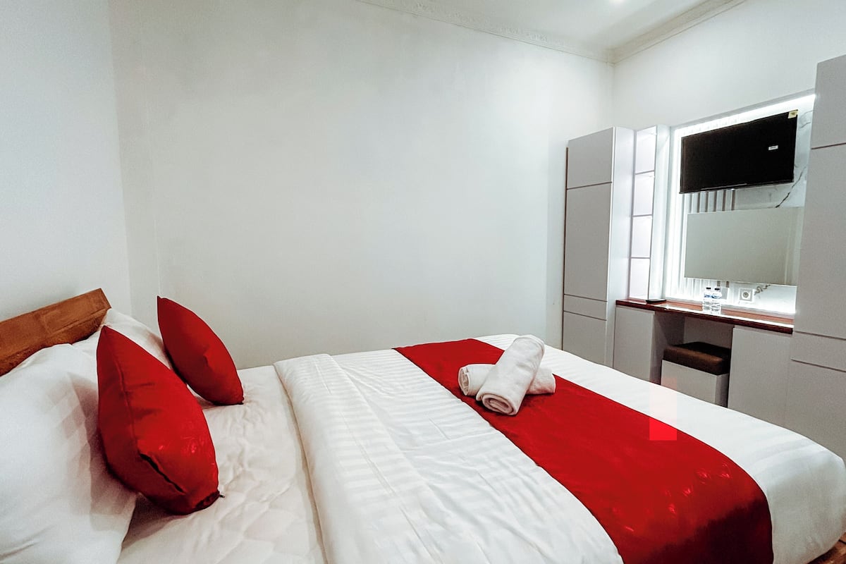 Escrivaninha, Wi-Fi de cortesia, roupa de cama