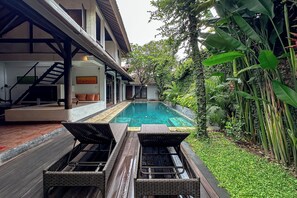 Piscine extérieure