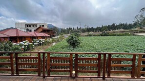 Premier Villa | Balcony - Fifa Cabin Dieng By Fifa Grup (Dieng Kulon)