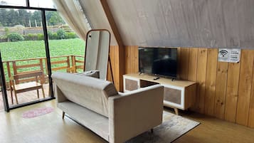 Premier Villa | 1 bedroom, desk, free WiFi, bed sheets