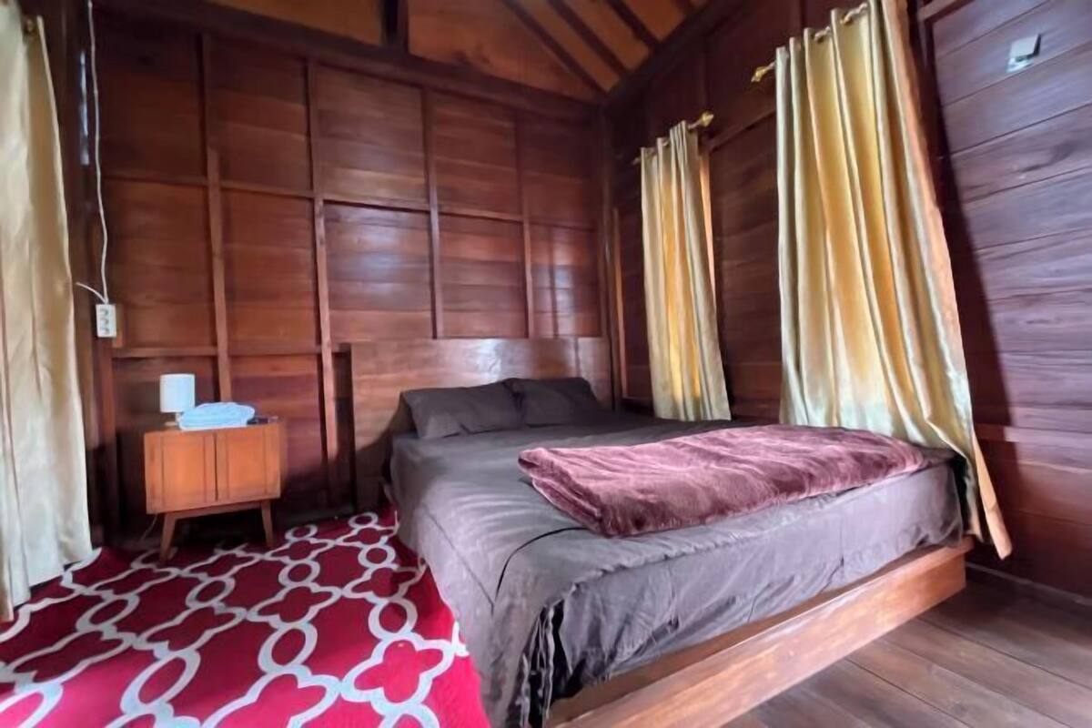 1 bedroom, desk, WiFi (free), bed sheets