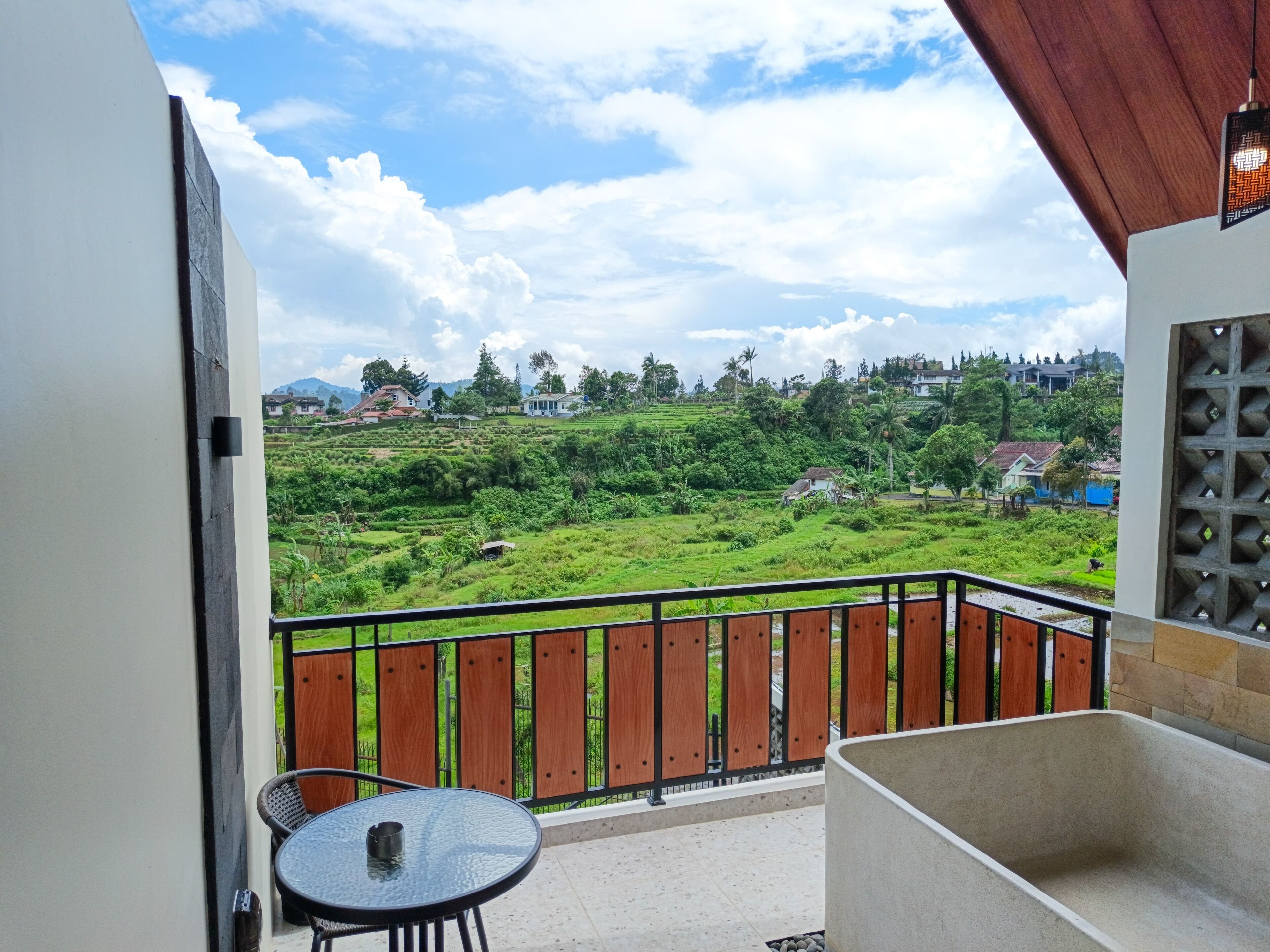 Studio Suite | Meja kerja, Wi-Fi gratis, dan seprai linen