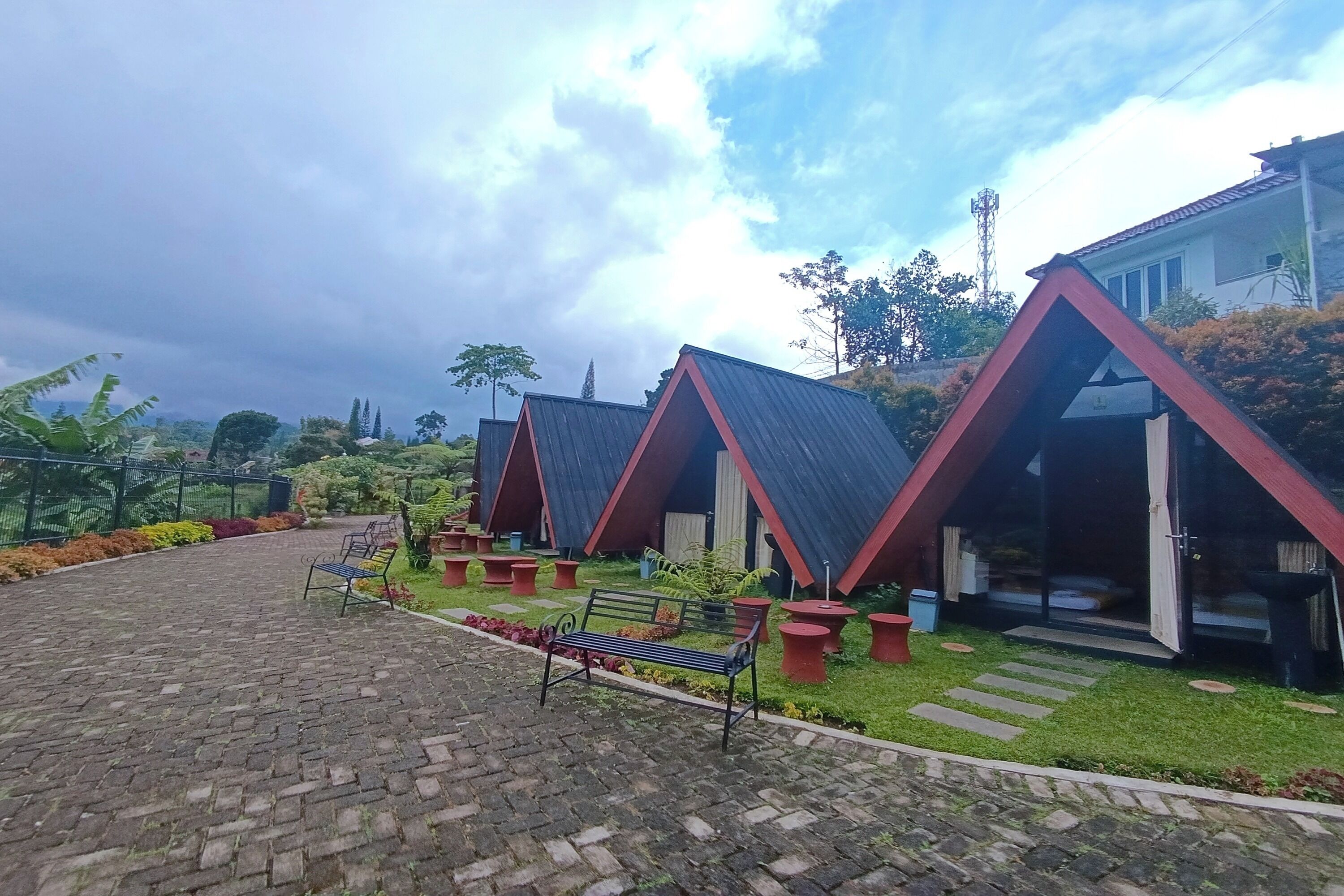 Tent | Desk, free WiFi, bed sheets