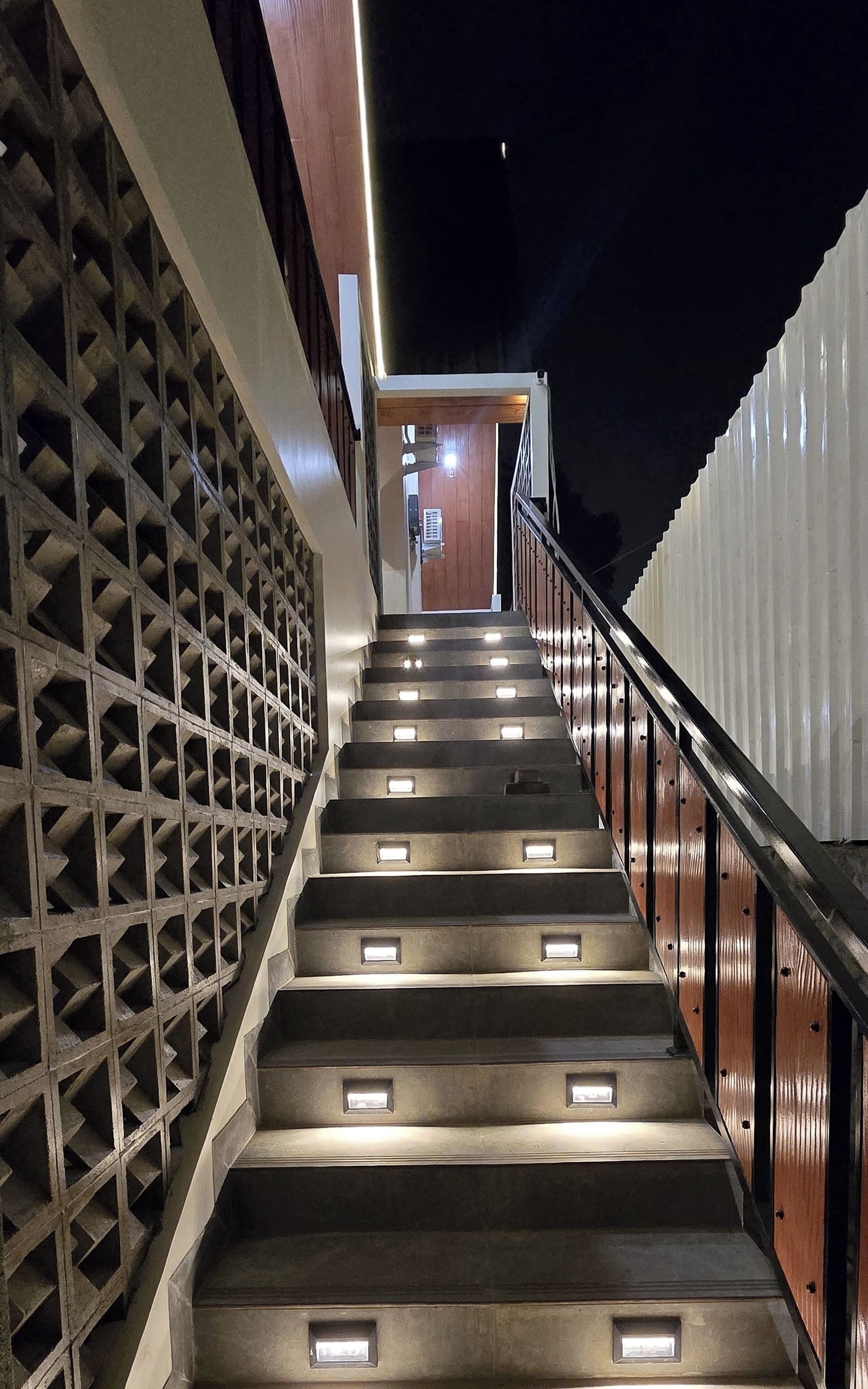 Family Room | Desk, free WiFi, bed sheets