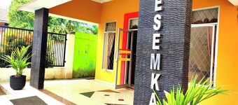 Esemka Hotel and Convention Kotabumi