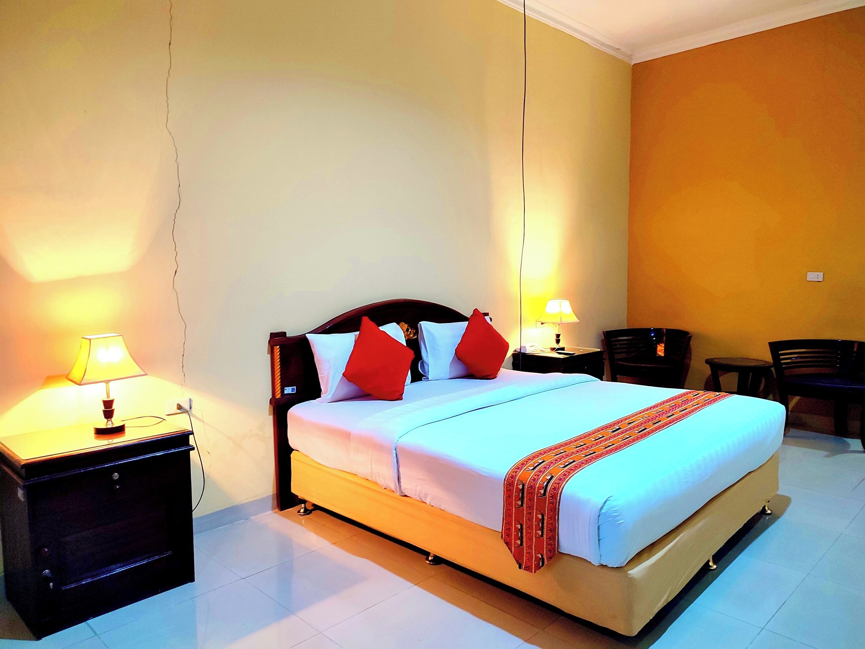 Bureau, Wi-Fi gratuit, draps fournis