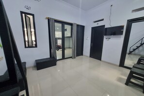 Villa, 3 Bedrooms | Desk, free WiFi, bed sheets - Ardafa Inn & Villa (Yogyakarta)