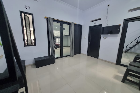 Villa, 3 Bedrooms | Desk, free WiFi, bed sheets