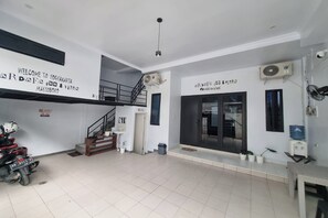 Free self parking - Ardafa Inn & Villa (Yogyakarta)