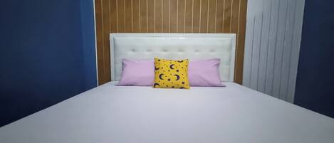 Villa, 3 Bedrooms | Desk, free WiFi, bed sheets