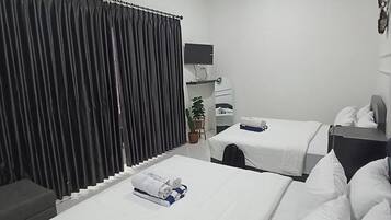 1 bedroom, desk, free WiFi, bed sheets