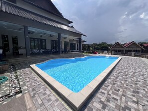 Utomhuspool
