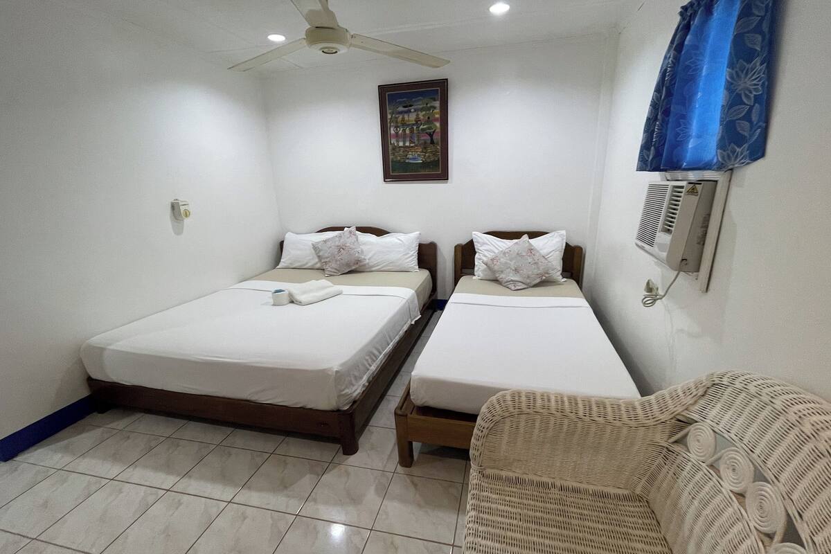 Desk, iron/ironing board, WiFi (free), bed sheets