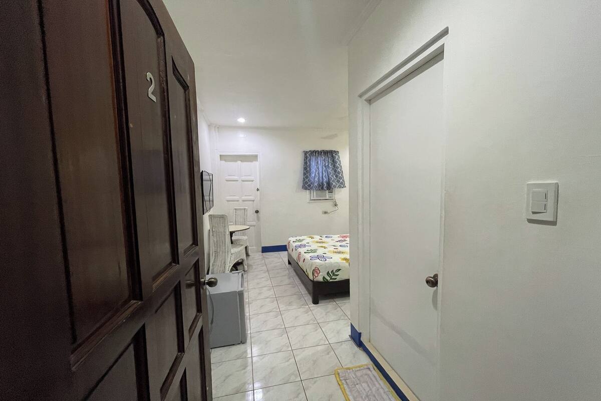 Desk, iron/ironing board, WiFi (free), bed sheets