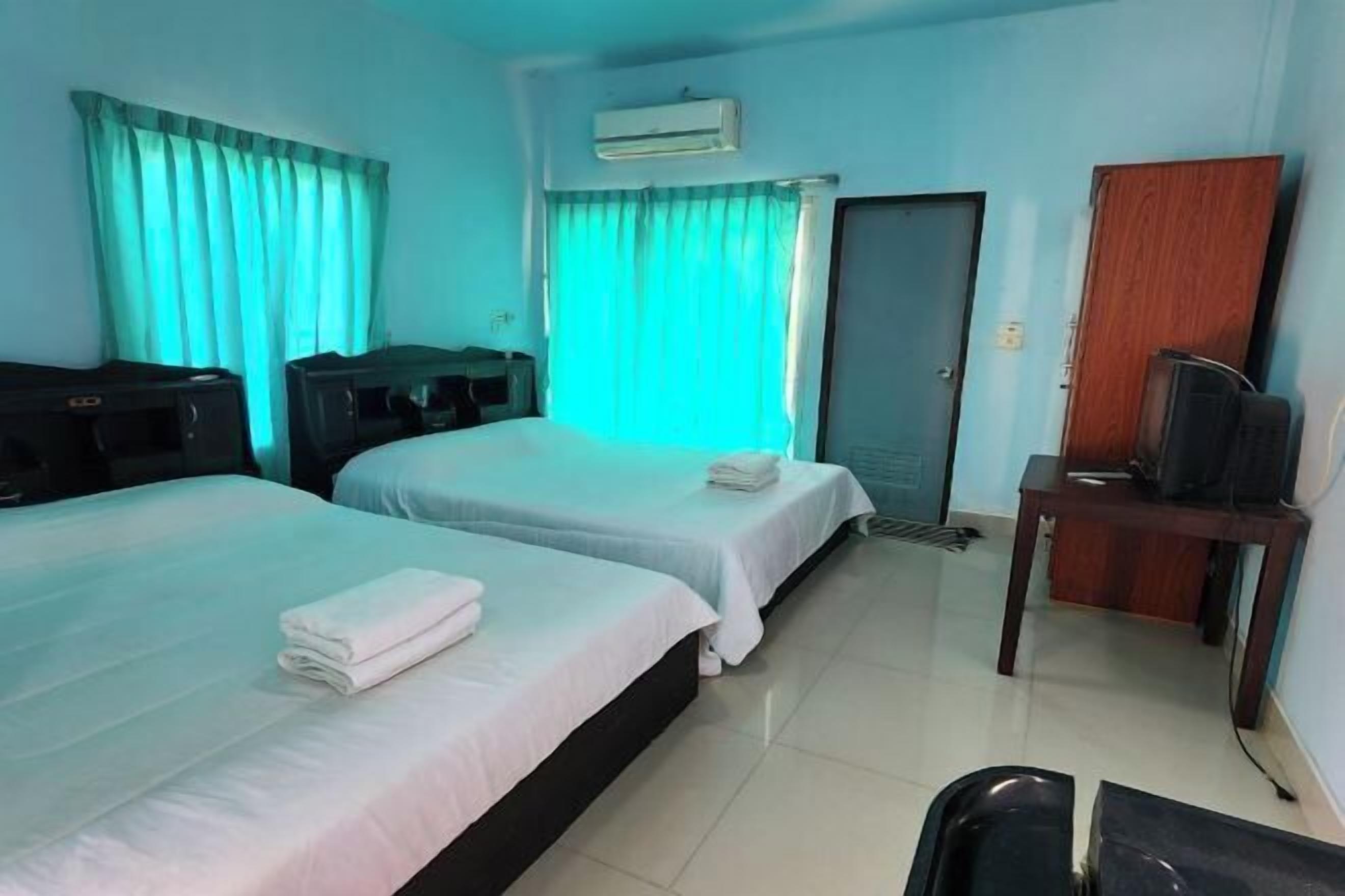 Desk, blackout curtains, free WiFi, bed sheets