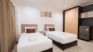 Deluxe Twin Room | Desk, free WiFi, bed sheets