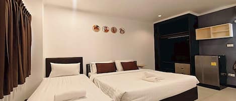 Chambre Triple | Bureau, Wi-Fi gratuit, draps fournis