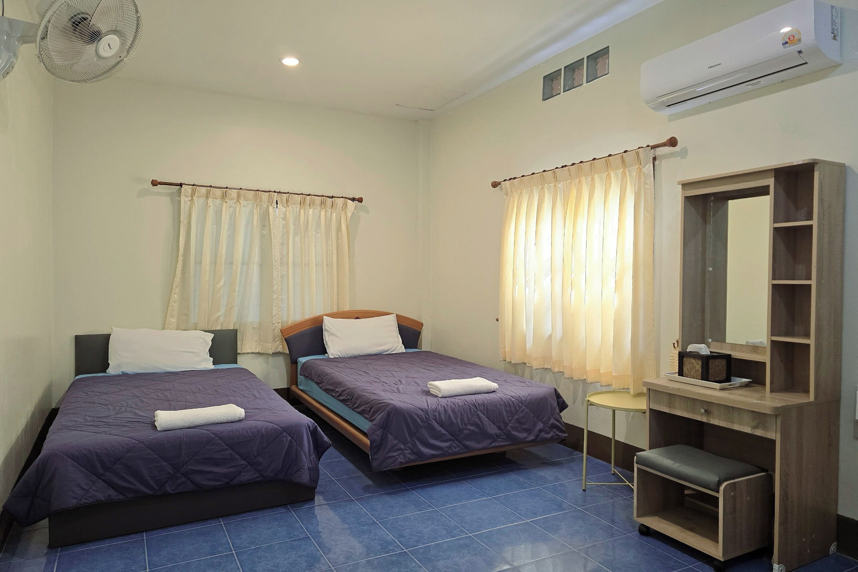 Superior Room, 4 Bedrooms | Desk, WiFi (free), bed sheets