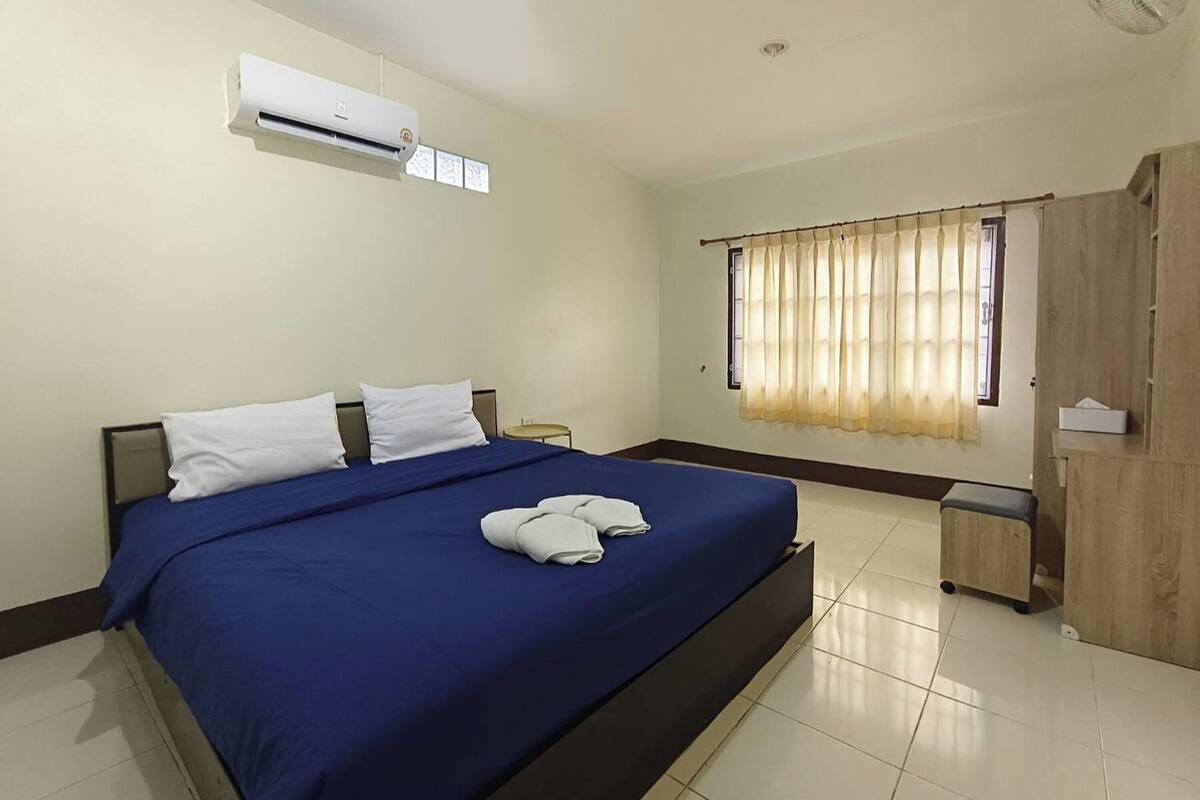 Superior Room, 4 Bedrooms | Desk, free WiFi, bed sheets