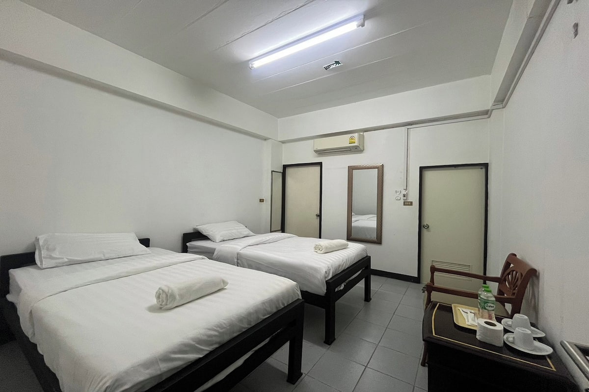 Desk, WiFi (free), bed sheets