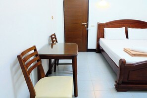 Habitació doble estàndard | Escriptori, wifi gratuïta i roba de llit