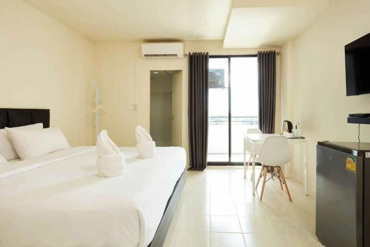 Minibar, bureau, Wi-Fi gratuit, draps fournis