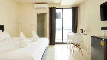 Standard Double Room | Minibar, desk, free WiFi, bed sheets