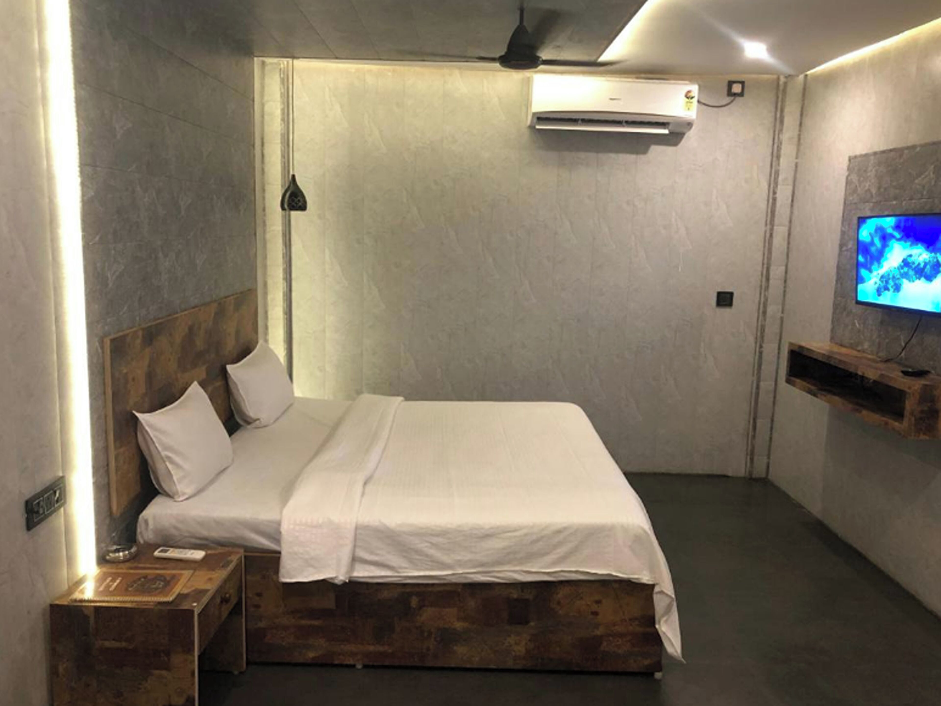 スタンダード ルーム バルコニー | デスク、アイロン / アイロン台、WiFi (無料)、ベッドシーツ