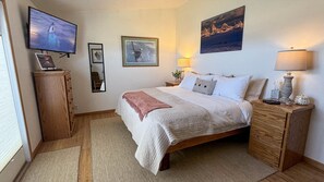 2 bedrooms, iron/ironing board, free WiFi, bed sheets - Charming 2-bedroom home in Ashton near Yellowstone and Grand Teton NP. (Ashton)