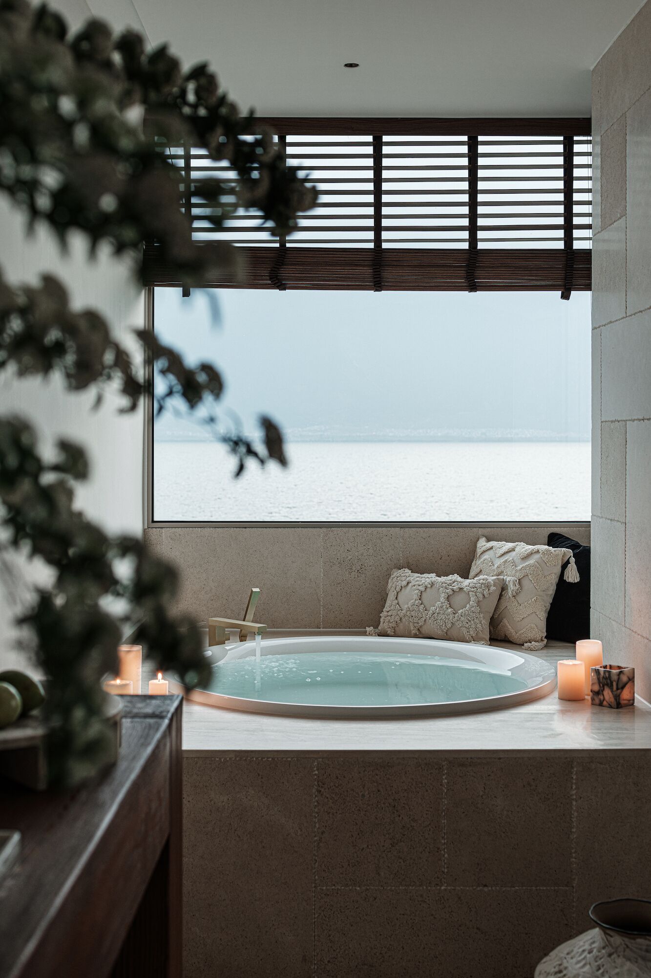 ラグジュアリー ダブルルーム | 深めの浴槽