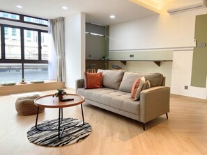 TV - Chic 2-bedroom apartment with WiFi and AC in fabulous Kuala Lumpur (Kuala Lumpur)
