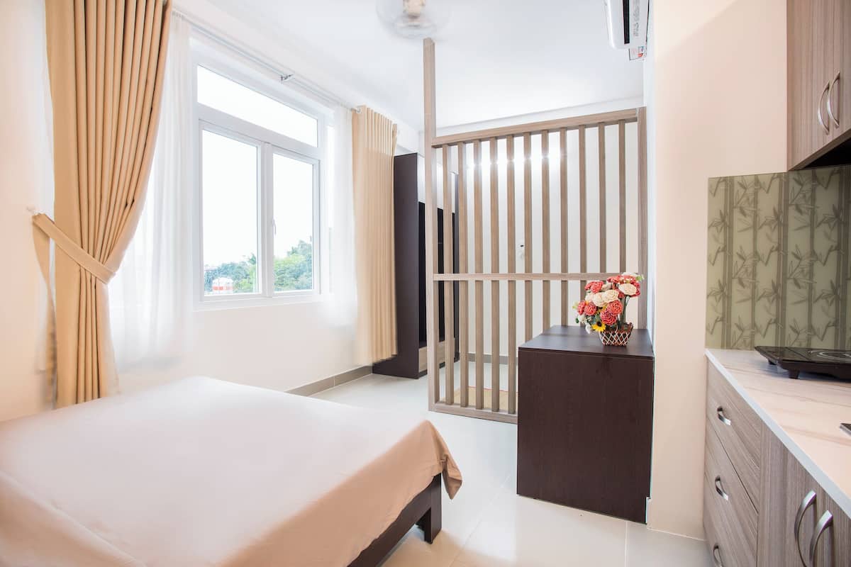 Quarto casal luxo, vista para a cidade | Roupas de cama premium