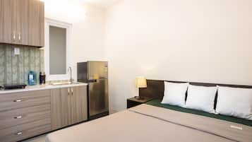 Deluxe Double Room, City View | Premium bedding, memory foam beds, desk, laptop workspace