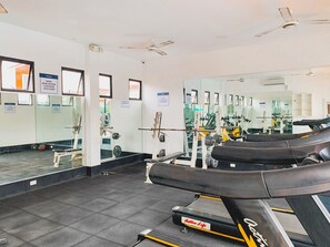 Gym - Casa con Piscina Privada para Familias (La Aurora)