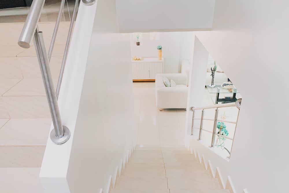 Casa con Piscina Privada para Familias
