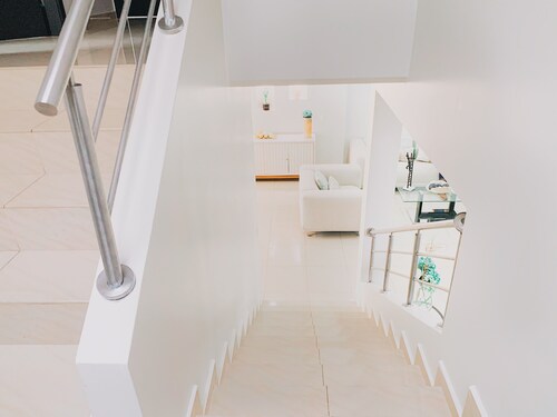 Casa con Piscina Privada para Familias